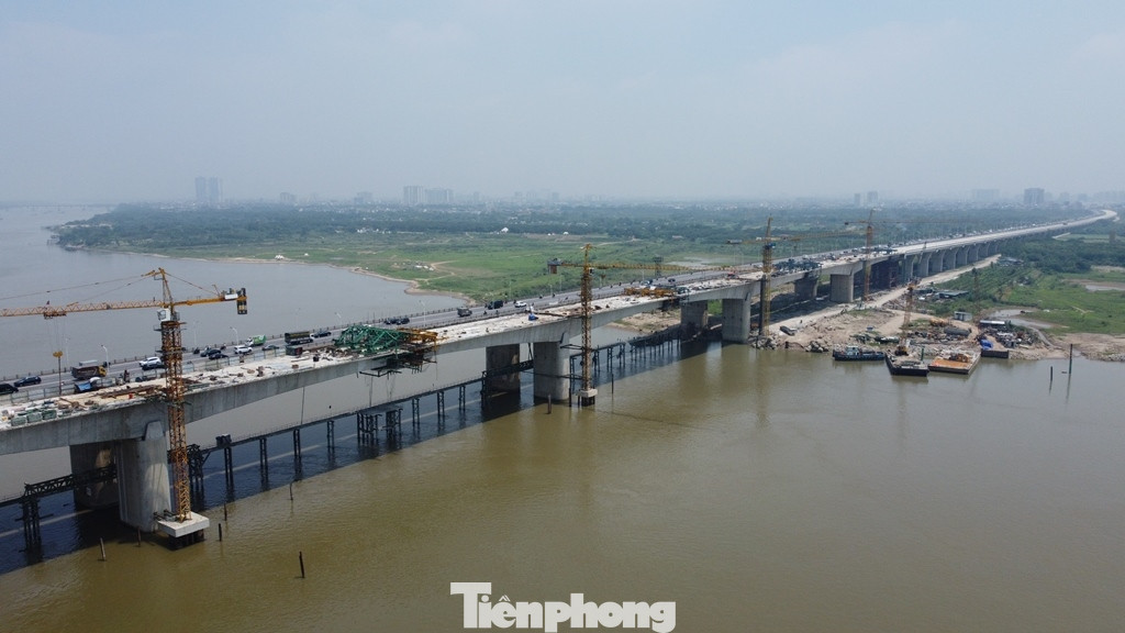 Dự án được khởi công ngày 6/1/2021 và được thiết kế, xây dựng nằm sát và chạy song song với cầu Vĩnh Tuy giai đoạn 1.