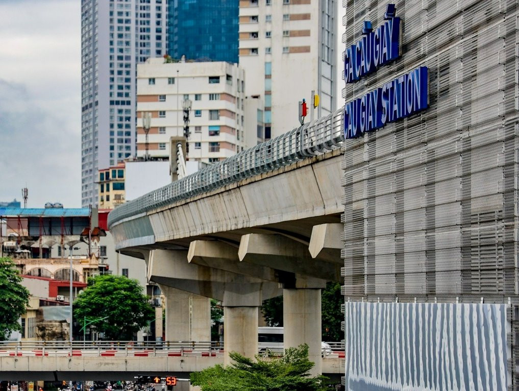 Ga Cầu Giấy (S8) và ga Đại học Quốc gia (S6) là 2 ga trên cao tuyến metro Nhổn - ga Hà Nội sáng nay mở cửa cho phóng viên báo chí trải nghiệm. Ga Cầu Giấy (S8) và ga Đại học Quốc gia (S6) là 2 ga trên cao tuyến metro Nhổn - ga Hà Nội sáng nay mở cửa cho phóng viên báo chí trải nghiệm.