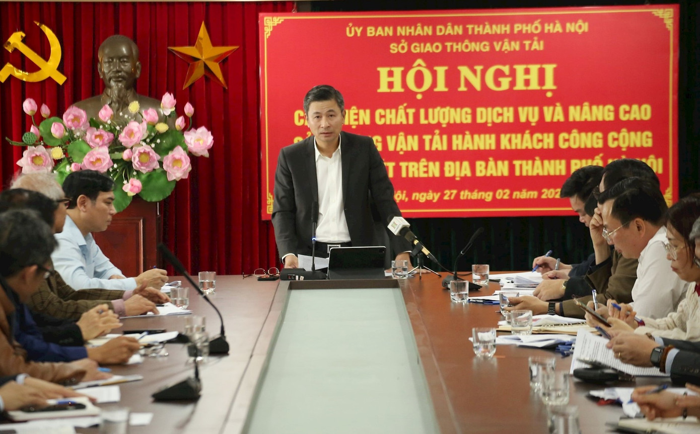 Giám đốc Sở GTVT Hà Nội Nguyễn Phi Thường phát biểu trong buổi làm việc với các DN buýt ngày 27/2