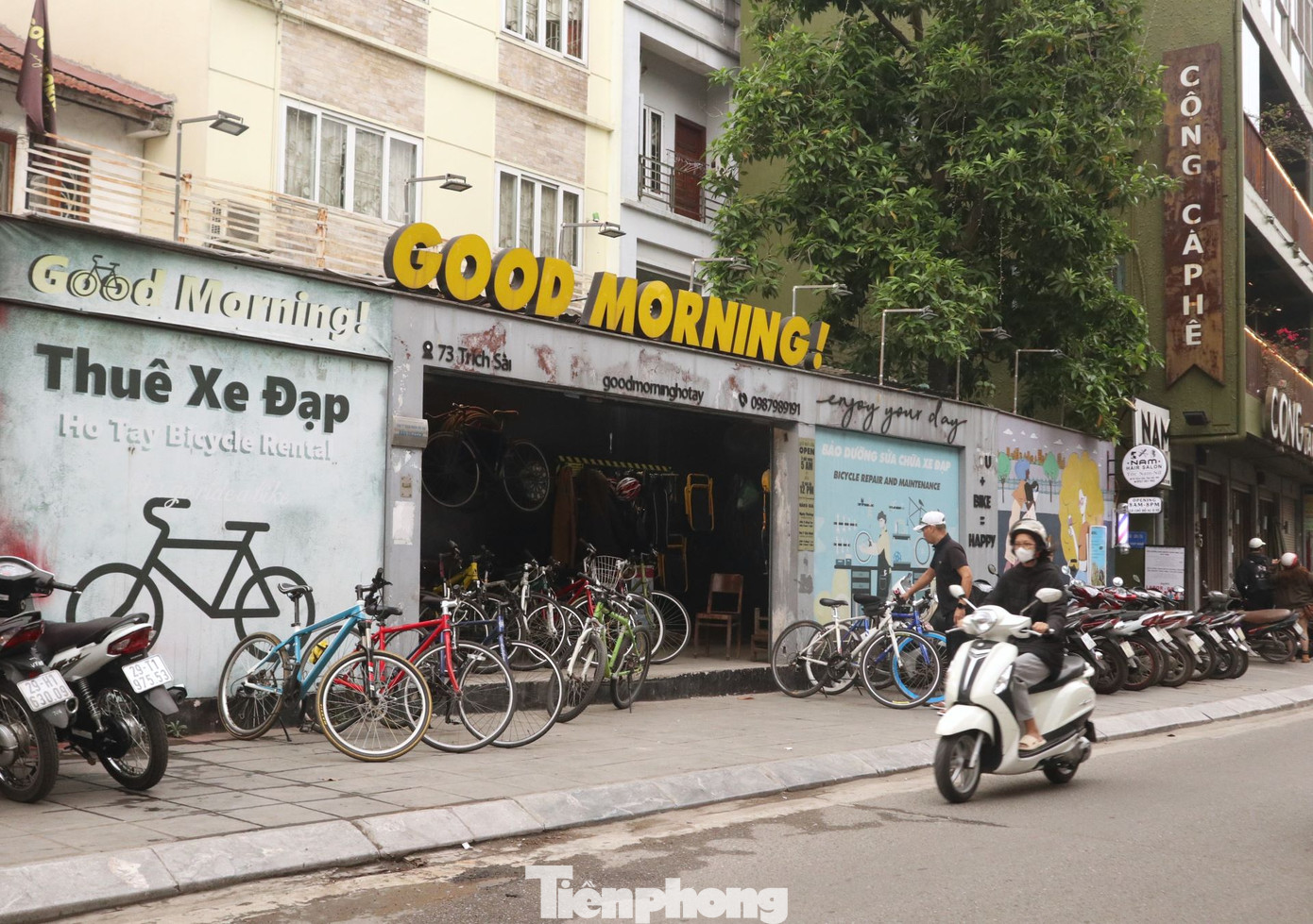 Trong mấy ngày cuối tuần vừa qua phóng viên ghi nhận, nhiều cửa hàng có thời điểm đã hết xe cho thuê.