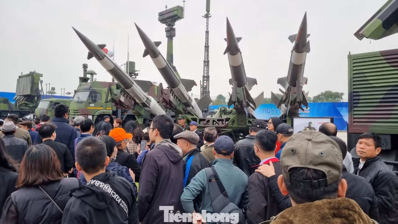 Hệ thống tên lửa do Việt Nam sản xuất. Hệ thống tên lửa do Việt Nam sản xuất.