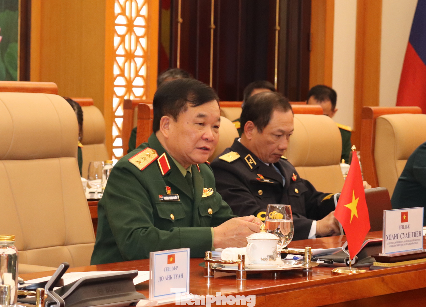 Thứ trưởng Bộ Quốc phòng hai nước chủ trì đối thoại.