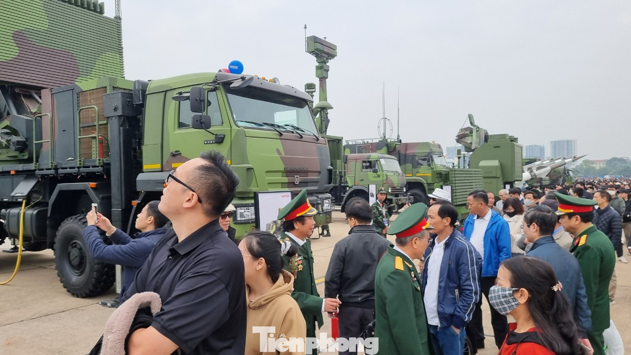 Tổ hợp ra đa do Việt Nam sản xuất.