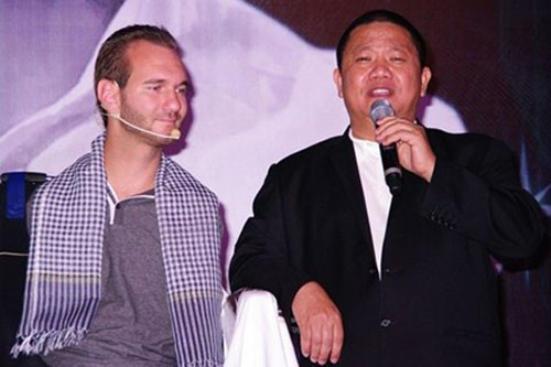 Tài sản cổ phiếu tăng hơn 2 lần trong năm 2013, chi 1,5 triệu USD mời chàng trai kỳ diệu nhất hành tinh đến Việt Nam, Lê Phước Vũ là một doanh nhân ghi dấu ấn nổi bật trong năm