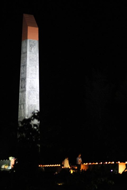 Nghĩa trang Hàng Dương lung linh trong ánh nến