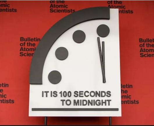 "Đồng hồ Ngày tận thế" phản ánh thời gian diệt vong của nhân loại. Năm nay là năm thứ hai nó ở vị trí 100 giây lúc nửa đêm, giờ diệt vong của nhân loại. "Đồng hồ Ngày tận thế" phản ánh thời gian diệt vong của nhân loại. Năm nay là năm thứ hai nó ở vị trí 100 giây lúc nửa đêm, giờ diệt vong của nhân loại.