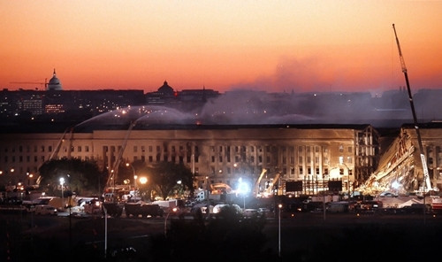 Phút 'mất tích' của ông chủ Lầu Năm Góc trong vụ 11/9 ảnh 1