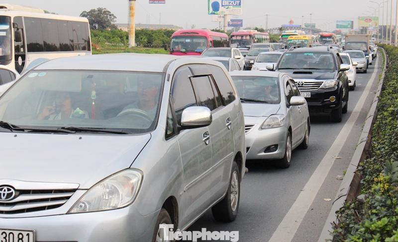 Mặc dù dự án cải tạo nâng cấp cao tốc Pháp Vân - Cầu Giẽ đã hoàn thành hơn 3 năm nay, nhưng do nút giao Pháp Vân (đầu tuyến tại quận Hoàng Mai) vẫn chưa được xây dựng đồng bộ nên hiện nay chiều cao tốc Cầu Giẽ về Pháp Vân thường xuyên ùn tắc kéo dài, nhất là dịp cuối tuần và lễ Tết. Mặc dù dự án cải tạo nâng cấp cao tốc Pháp Vân - Cầu Giẽ đã hoàn thành hơn 3 năm nay, nhưng do nút giao Pháp Vân (đầu tuyến tại quận Hoàng Mai) vẫn chưa được xây dựng đồng bộ nên hiện nay chiều cao tốc Cầu Giẽ về Pháp Vân thường xuyên ùn tắc kéo dài, nhất là dịp cuối tuần và lễ Tết.