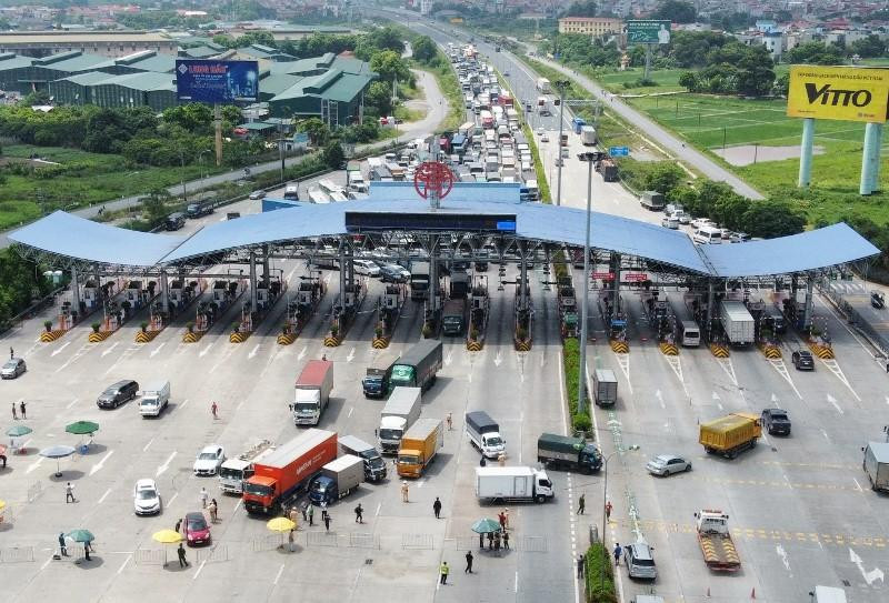 Nhiều ý kiến cho rằng thành phố đã chuyển sang công tác phòng chống dịch mới nên cần có sự điều chỉnh tại các chốt trực cửa ngõ.