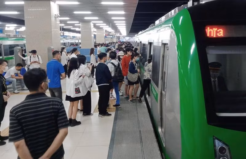 Khách đi tàu Cát Linh - Hà Đông dịp Tết Nguyên Đán tăng gấp đôi ngày thường Khách đi tàu Cát Linh - Hà Đông dịp Tết Nguyên Đán tăng gấp đôi ngày thường