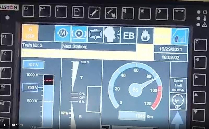 Hình ảnh bảng điều khiển buồng lái, tốc độ báo tàu metro Nhổn - ga Hà Nội đạt trên 80km/h. Hình ảnh bảng điều khiển buồng lái, tốc độ báo tàu metro Nhổn - ga Hà Nội đạt trên 80km/h.