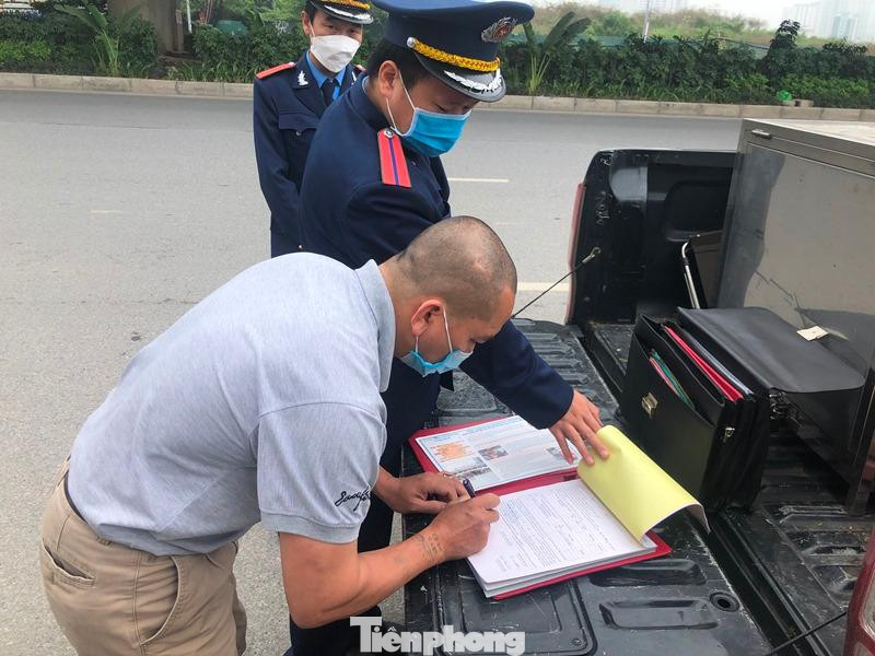 100% trường hợp Thanh tra giao thông kiểm tra là lái xe hoặc đại diện nhà xe phải ký vào biên bản vi phạm.