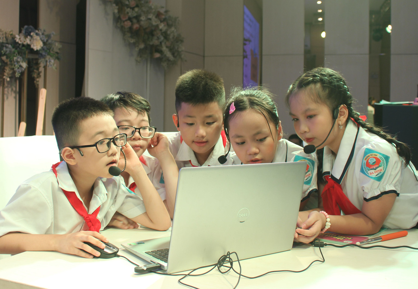 Học sinh Trường tiểu học Ba Đình (TP Thanh Hóa) ứng dụng môn Tin học trong giờ học trải nghiệm