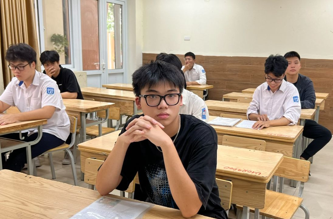 Tăng cường quản lí về dạy thêm, học thêm sẽ giảm bớt áp lực học tập cho học sinh. Tăng cường quản lí về dạy thêm, học thêm sẽ giảm bớt áp lực học tập cho học sinh.