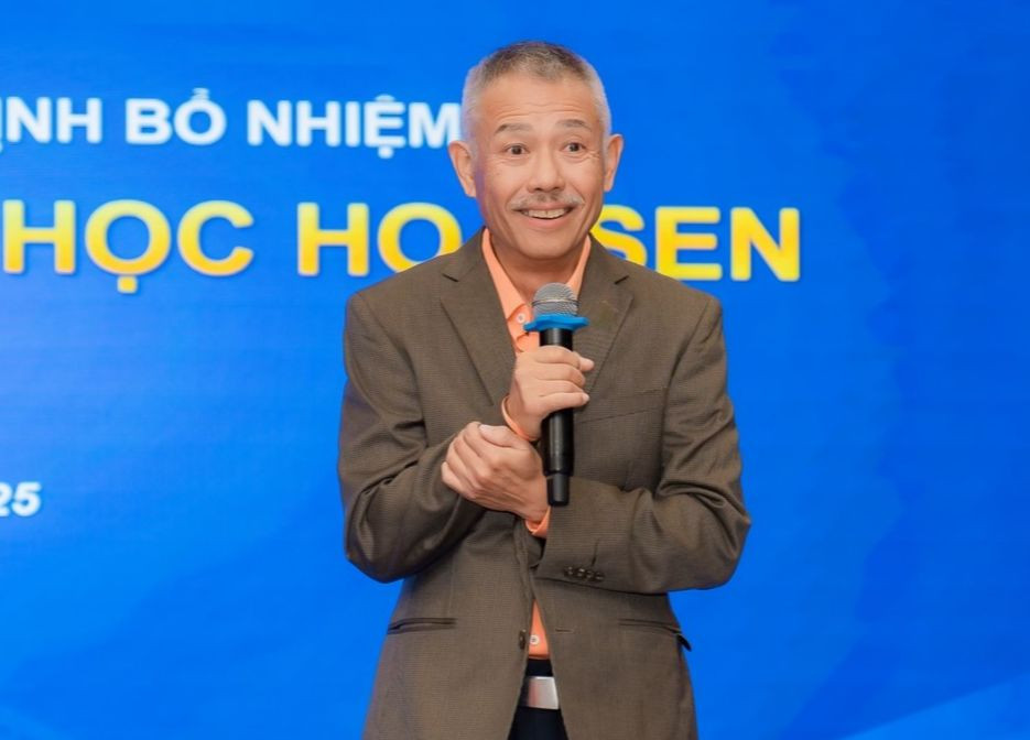 'Giáo sư quần đùi' Trương Nguyện Thành - Phó chủ tịch Hội đồng cố vấn Trường ĐH Hoa Sen (ảnh: HSU) 'Giáo sư quần đùi' Trương Nguyện Thành - Phó chủ tịch Hội đồng cố vấn Trường ĐH Hoa Sen (ảnh: HSU)