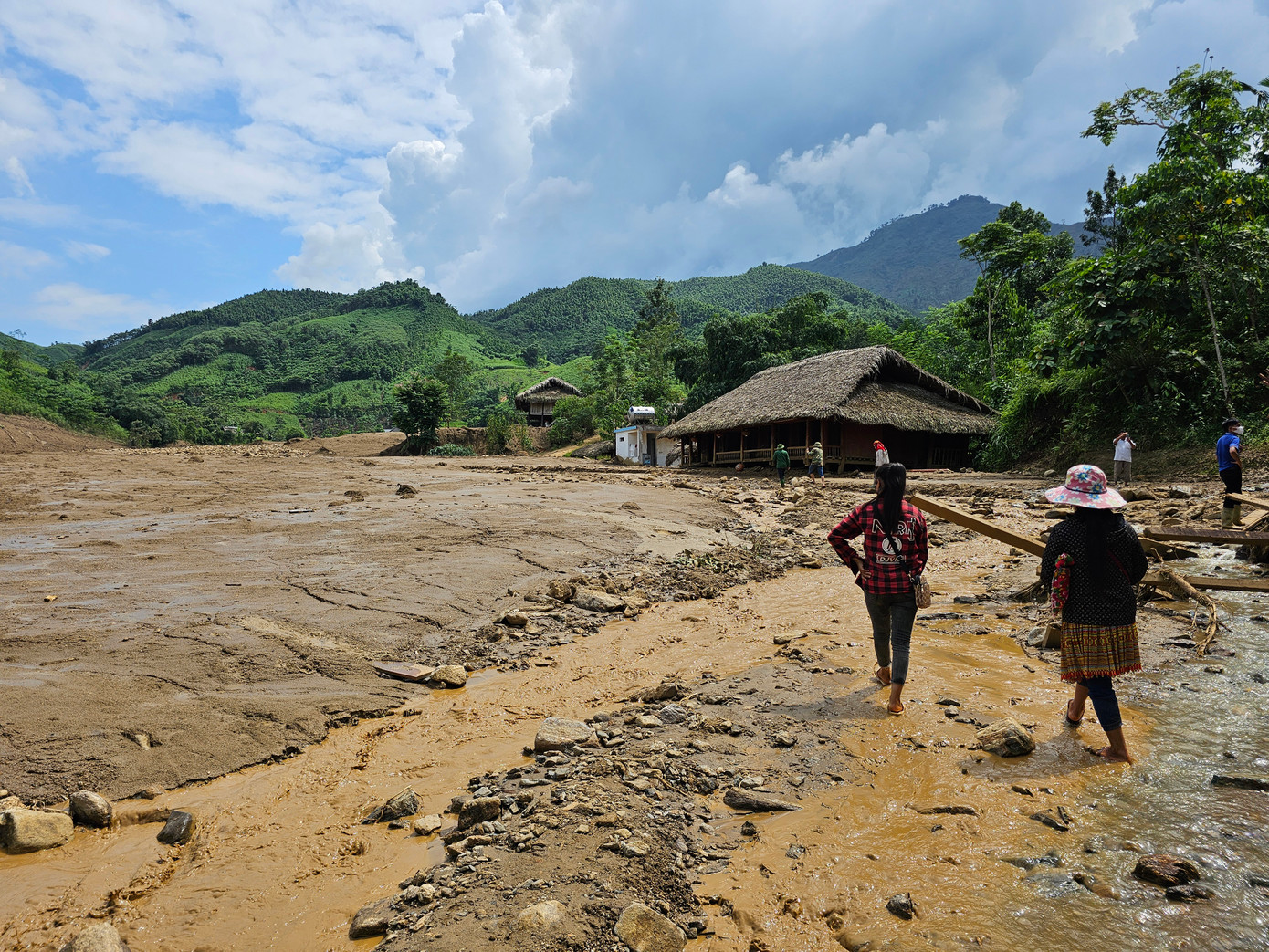 Làng Nủ bị san phẳng sau trận lũ quét, sạt lở đất sáng 10/9. Ảnh: Hân Nguyễn.