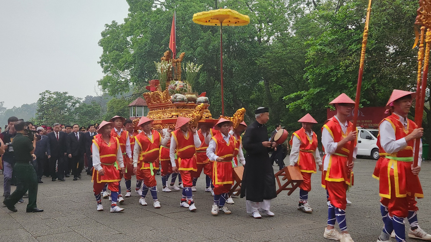 Đoàn hành lễ bắt đầu lúc 6h30.
