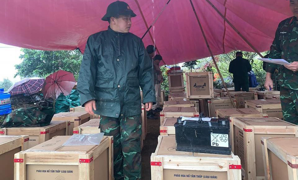 Điểm bắn pháo hoa tại trung tâm huyện Bắc Hà.