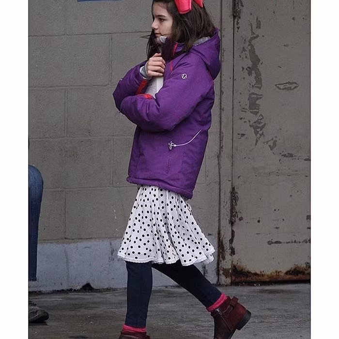 Cuộc sống thiếu tình cha của Suri Cruise, trái ngược Harper Beckham ảnh 13