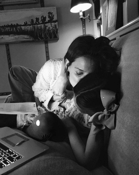  Cuộc sống Katie Holmes sau 8 năm chia tay Tom Cruise ra sao? ảnh 13