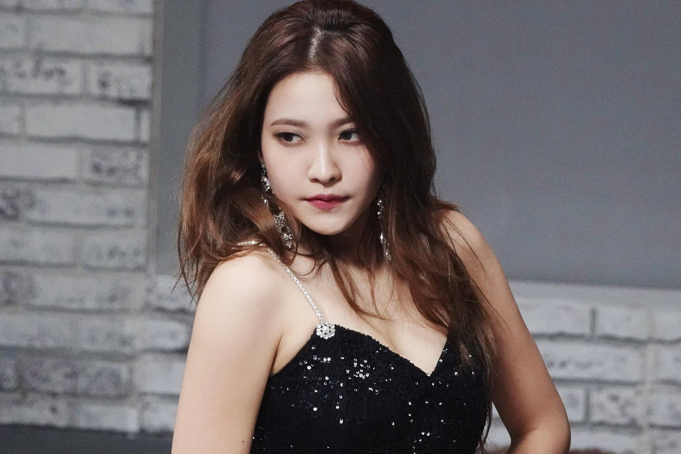 Yeri (Red Velvet): Dù gia nhập nhóm nhiều năm, Yeri vẫn bị tấn công vì cô được thêm vào Red Velvet muộn hơn các thành viên. Họ tố cô không có tài năng hoặc không xứng đáng.