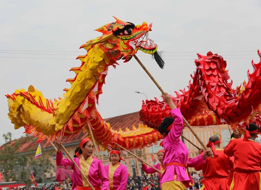 Màn múa rồng mừng khai hội. (Ảnh: Thanh Tùng/TTXVN)