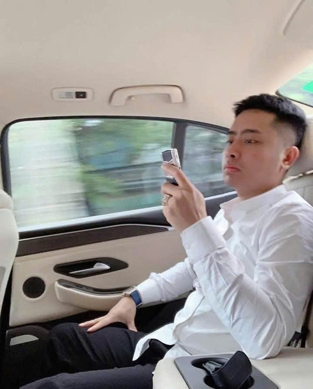 Dù không có nghề nghiệp nhưng cuộc sống của đối tượng Khánh rất sang chảnh.