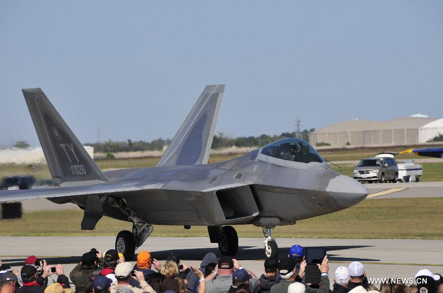 Máy bay tiêm kich Raptor F22 có mặt tại triển lãm . Máy bay tiêm kich Raptor F22 có mặt tại triển lãm