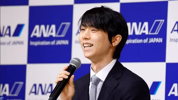 Hanyu họp báo tuyên bố giải nghệ ở tuổi 27. Ảnh: Olympics. Hanyu họp báo tuyên bố giải nghệ ở tuổi 27. Ảnh: Olympics.