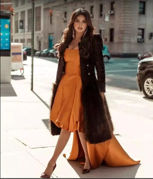 Harnaaz Sandhu tại Tuần lễ Thời trang New York. Ảnh: India Times. Harnaaz Sandhu tại Tuần lễ Thời trang New York. Ảnh: India Times.