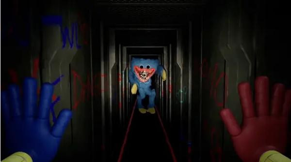 Huggy thường xuất hiện trong những bối cảnh rất đáng sợ, trẻ em xem có thể bị ám ảnh. Ảnh: YouTube.