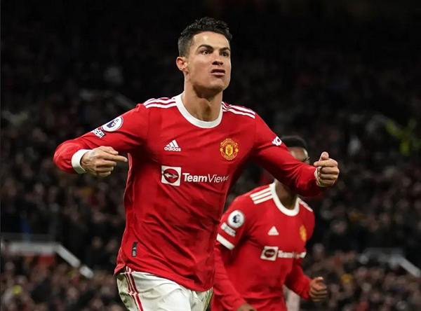 Ronaldo một lần nữa chứng minh đẳng cấp của mình. Ảnh: Martin Rickett/ PA/ PA Wire.