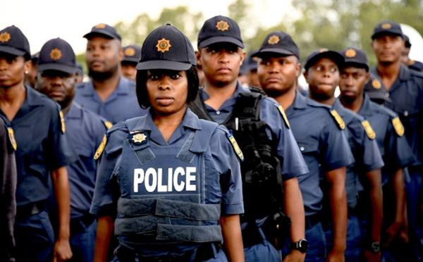 Cảnh sát Nam Phi. Ảnh: Business Tech. Cảnh sát Nam Phi. Ảnh: Business Tech.