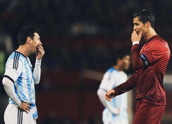 Messi và Ronaldo không ngừng bị so sánh trong suốt sự nghiệp của họ. Ảnh: Football Times.