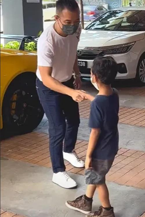 "Có những người không chỉ giàu tiền...". Ảnh: LBVP. "Có những người không chỉ giàu tiền...". Ảnh: LBVP.