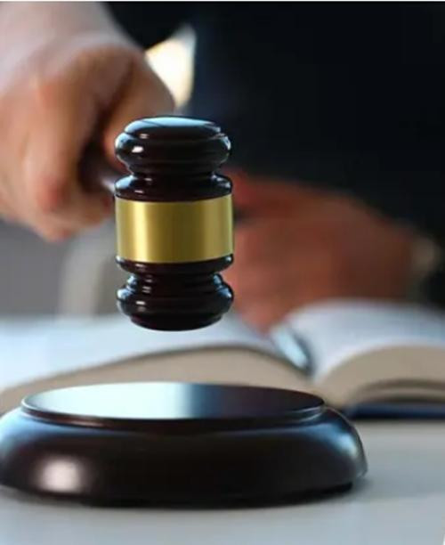 Tòa án yêu cầu công ty cũ bồi thường cho Kevin 450.000 đôla. Ảnh minh họa: Alamy. Tòa án yêu cầu công ty cũ bồi thường cho Kevin 450.000 đôla. Ảnh minh họa: Alamy.