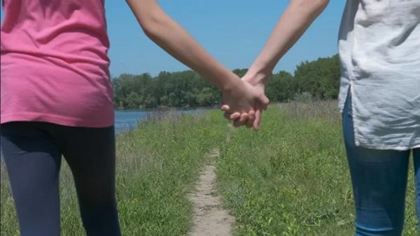 Cảm giác đó thật tệ: Muốn giúp con, nhưng lại đẩy con ra xa. Ảnh: Shutterstock.