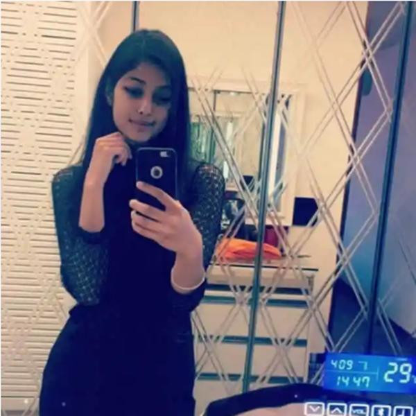 Harnaaz đơn giản và xinh đẹp. Ảnh: Instagram. Harnaaz đơn giản và xinh đẹp. Ảnh: Instagram.