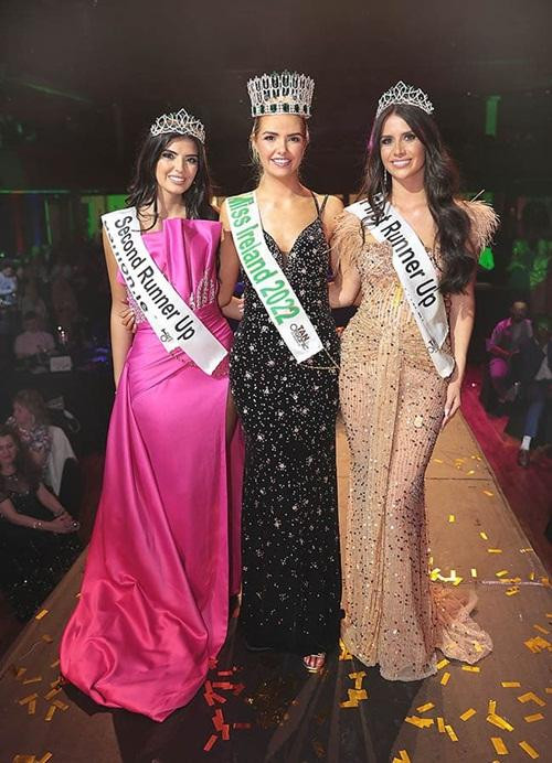 Tân Hoa hậu Ireland và 2 Á hậu. Ảnh: Brian McEvoy. Tân Hoa hậu Ireland và 2 Á hậu. Ảnh: Brian McEvoy.