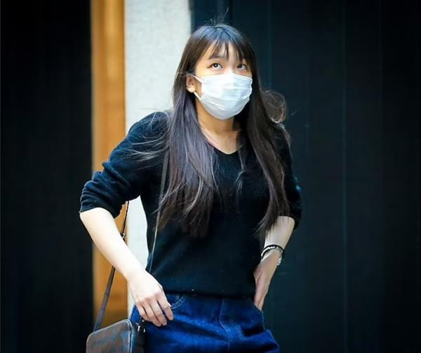 Cựu Công chúa Mako trong lần xuất hiện mới nhất, sau khi có tin chồng cô lại thi không đỗ. Ảnh: Mail Online.