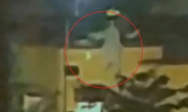 Cảnh sát đã lập hồ sơ nhằm vào "những nhân vật không xác định". Ảnh: Banarasians. Cảnh sát đã lập hồ sơ nhằm vào "những nhân vật không xác định". Ảnh: Banarasians.