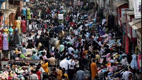 Ấn Độ được dự đoán là sẽ trở thành nước đông dân nhất thế giới vào năm sau. Ảnh: Mobygeek.