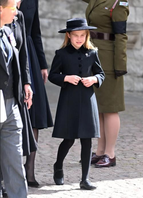 Dù nhỏ tuổi nhưng Charlotte rất biết cư xử ở nơi đông người. Ảnh: Samir Hussein/ WireImage. Dù nhỏ tuổi nhưng Charlotte rất biết cư xử ở nơi đông người. Ảnh: Samir Hussein/ WireImage.