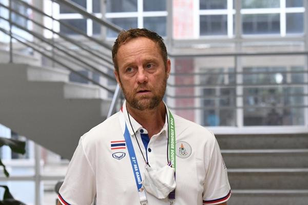 HLV Mano Polking. Ảnh: Bangkok Post. HLV Mano Polking. Ảnh: Bangkok Post.