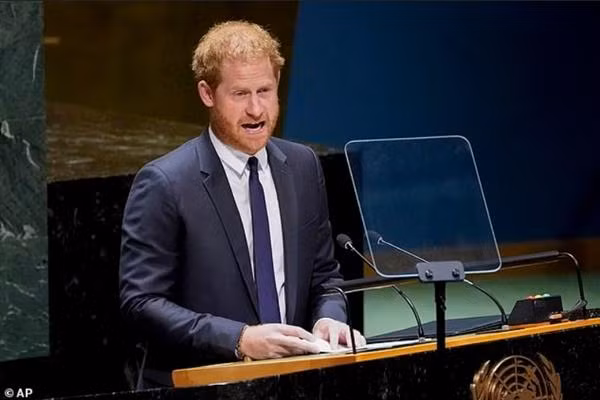 Hoàng tử Harry vừa phát biểu tại trụ sở Liên Hợp Quốc. Ảnh: AP.