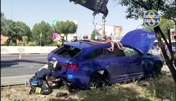 Dân mạng bình luận rằng chiếc xe mới đáng thương chứ chủ của nó thì không. Ảnh: Solarpix.