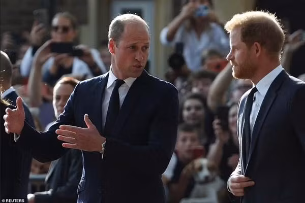 Cách hành xử của Hoàng tử William - người mới nhận tước hiệu Thân vương xứ Wales - được khen ngợi là "rất người lớn". Ảnh: Reuters. Cách hành xử của Hoàng tử William - người mới nhận tước hiệu Thân vương xứ Wales - được khen ngợi là "rất người lớn". Ảnh: Reuters.