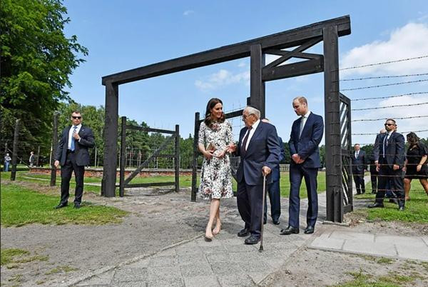 Công chúng ở Anh đều viết rằng, việc cảnh sát được bố trí bảo vệ ai không phải là việc của cá nhân, đâu phải cứ có tiền là "thuê" được. Ảnh: Getty. Công chúng ở Anh đều viết rằng, việc cảnh sát được bố trí bảo vệ ai không phải là việc của cá nhân, đâu phải cứ có tiền là "thuê" được. Ảnh: Getty.