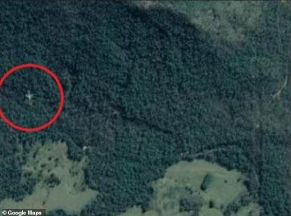 Hình ảnh máy bay lạ. Ảnh: Google Maps. Hình ảnh máy bay lạ. Ảnh: Google Maps.