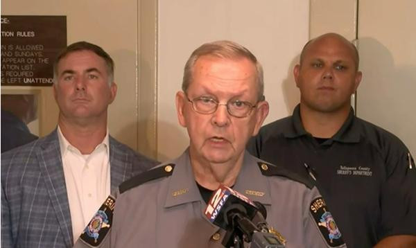 Cảnh sát trưởng Jimmy Abbett trong buổi họp báo về vụ việc. Ảnh: WSFA.